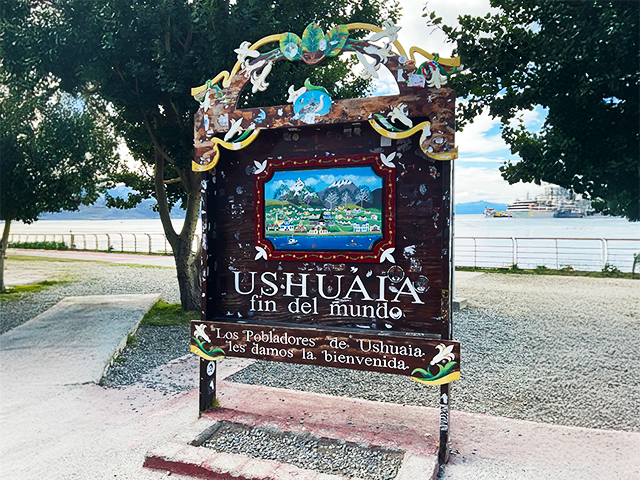 ベストシーズン！ 南極大陸本島へ上陸 ワールド・エクスプローラーで航く 大自然と野生動物を見学 南極探検クルーズ 16日間