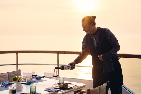 最高のホスピタリティを船上で